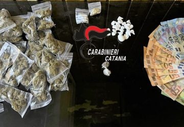 “Beccato” mentre si recava a spacciare: arrestato pusher 20enne