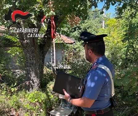 Pedara, 36enne tenta suicidio: salvato dai carabinieri