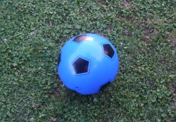 Stop al gioco del pallone nelle piazze a Riposto, il sindaco Vasta: &ldquo;Pericolo per l'incolumit&agrave; dei passanti&rdquo;
