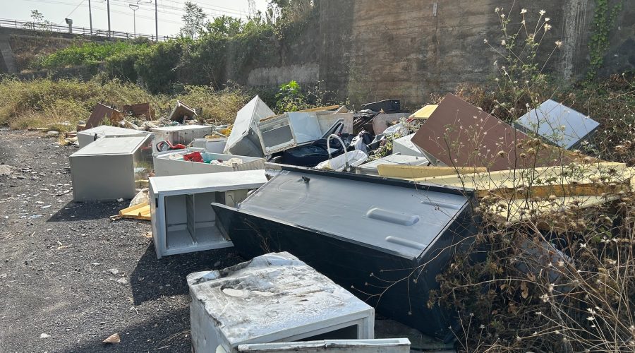 Giarre, sgominate tre bande di “svuota cantine” dalla sezione tutela ambientale della Polizia locale