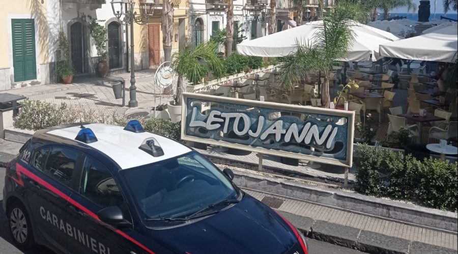 Rubano una bicicletta elettrica ed un telefono cellulare: denunciate tre persone