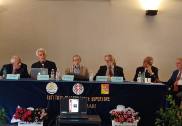 Giarre, il ricordo e l'intitolazione della Biblioteca del Liceo Classico Michele Amari al prof. Nicol&ograve; Mineo