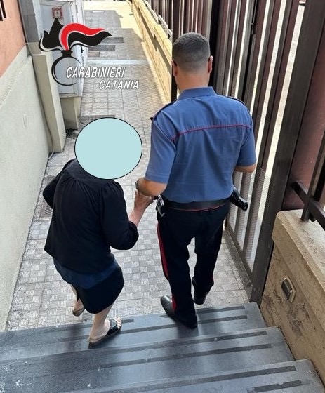 Picchia la madre perch&eacute; non &ldquo;sborsa&rdquo; i soldi:  44enne  arrestato
