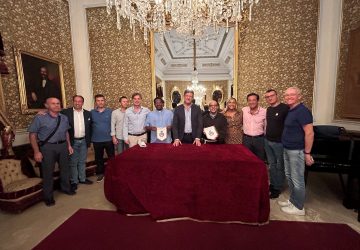 Giarre, sindaco e Giunta incontrano i nuovi parroci del Carmine e Regina Pacis