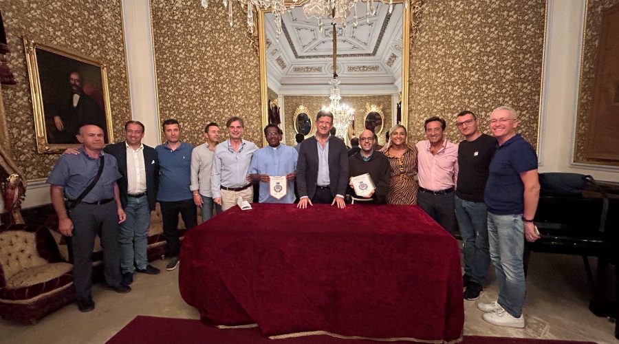 Giarre, sindaco e Giunta incontrano i nuovi parroci del Carmine e Regina Pacis