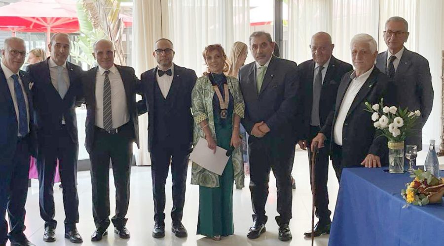 Giarre, passaggio della campana del Kiwanis