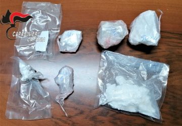 Beccato dai Carabinieri un 26enne in trasferta con la cocaina in auto