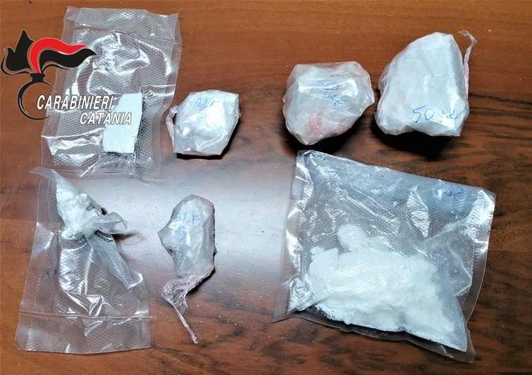 Beccato dai Carabinieri un 26enne in trasferta con la cocaina in auto