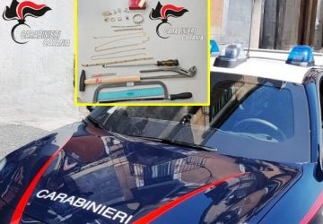 Ruba a casa dell&rsquo;ex datore di lavoro: beccato con la refurtiva ancora nello zaino