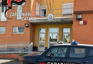 Picchia la compagna e le estorce soldi: i Carabinieri intervengono nella notte e lo arrestano
