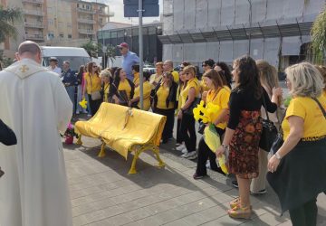 Endometriosi: a Riposto inaugurata la panchina gialla