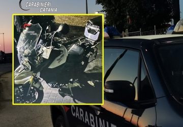 Ruba una moto ma dopo essere stato spinto per 13 km dai complici viene arrestato