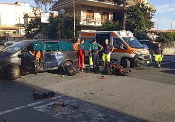 Giarre, scontro auto-moto: un ferito lieve