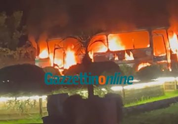 Giarre, a fuoco bus dell'Istituto professionale per l'agricoltura Mazzei VIDEO