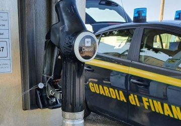 Giarre, sequestrate dalla Gdf, 4 colonnine di rifornimento carburante