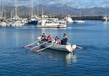Riposto, pulizia dei fondali e un proficuo confronto con gli studenti