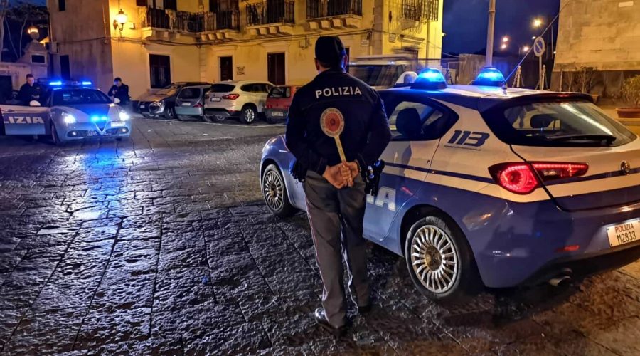 Acireale, controlli a tappeto della polizia. Sanzioni ad un locale
