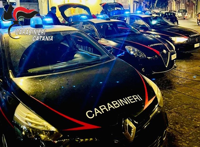 I Carabinieri controllano una discoteca e trovano 7 lavoratori su 7 in nero