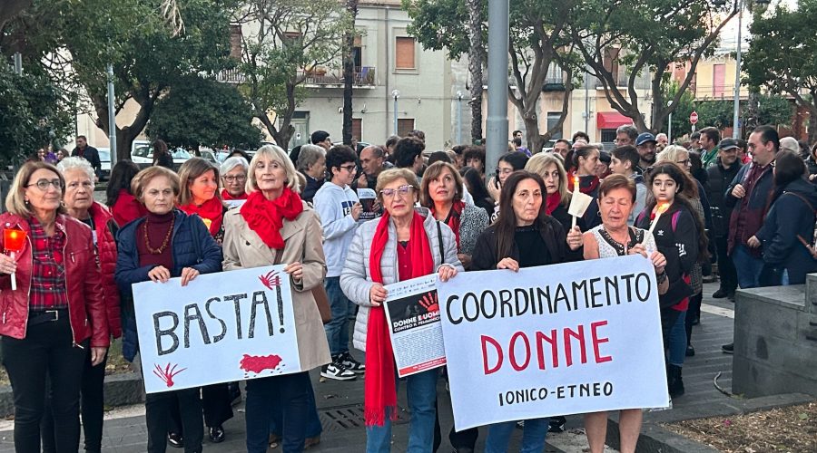 A Mascali, il corteo intercomunale contro i femminicidi VIDEO