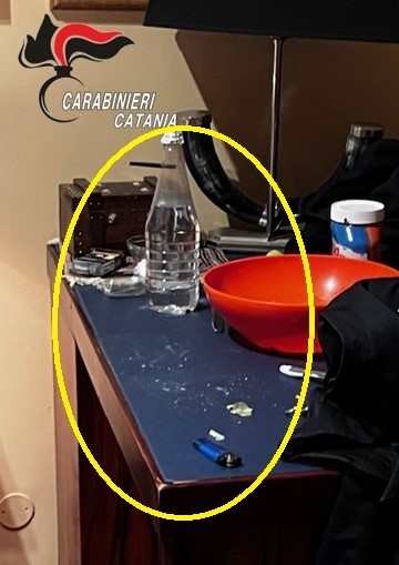 Maltratta la madre, estorcendole i soldi per comprare la droga: 37enne arrestato