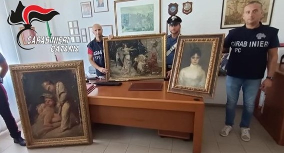 Carabinieri ritrovano in un garage 3 quadri antichi trafugati in un museo