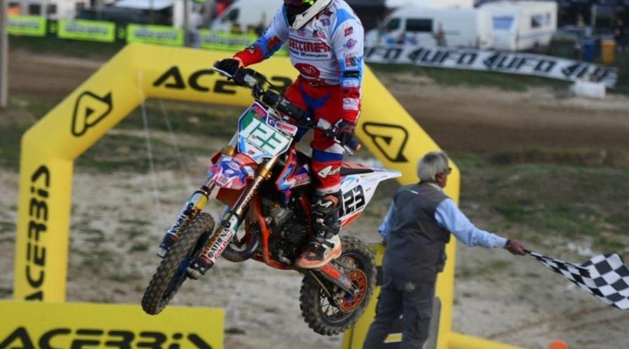 Mascali, appena nove anni ed è già una stella del motocross