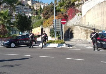 Controlli dei Carabinieri tra Giardini e Taormina: 2 denunciati e 3 segnalati come assuntori di droghe. Elevate diverse contravvenzioni