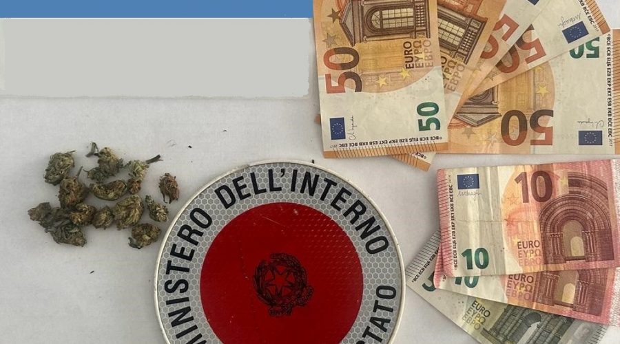 Beccato con la marijuana in auto, denunciato