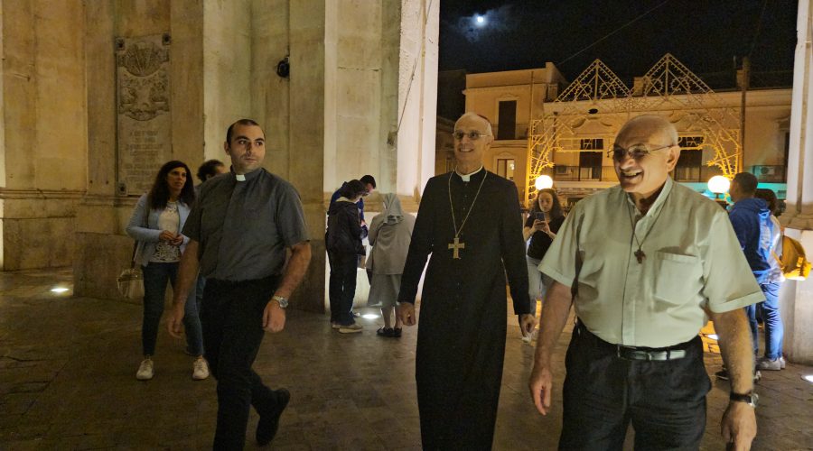 Al Duomo di Giarre la Veglia dei Santi: oltre 600 giovani all’evento