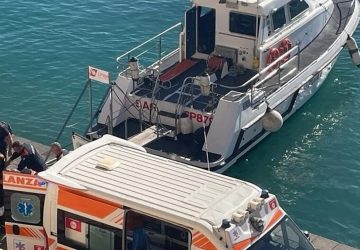 Pescatore punto da un pesce velenoso, evacuazione medica in alto mare