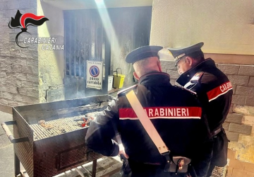 Controlli di carabinieri e Polizia locale: sanzionati gli &ldquo;arrusti e mangia&rdquo; di via del Plebiscito