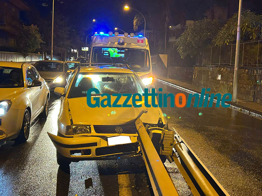 Giarre, incidente autonomo in corso Messina
