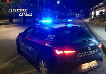 Vittima di un incidente con il motorino: durante i rilievi i Cc scoprono che spaccia droga: arrestato 19enne