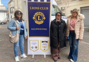 Mascali, postazione mobile oftalmica davanti il plesso di piazza Dante