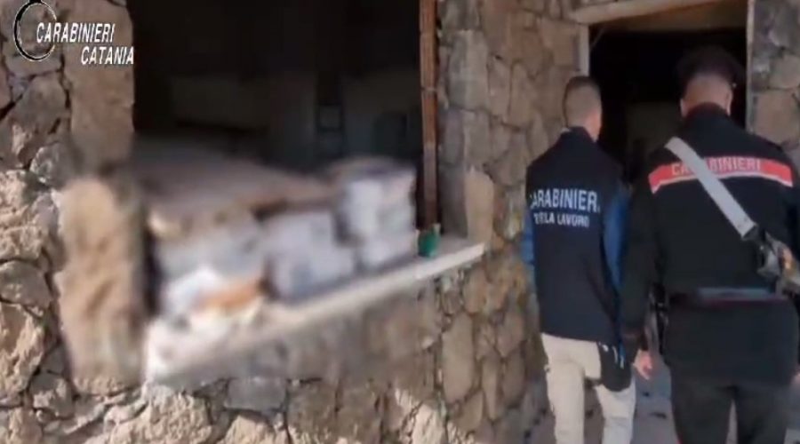Pregiudicato per mafia sorpreso a costruire una villa abusiva: sequestro dei Carabinieri VD