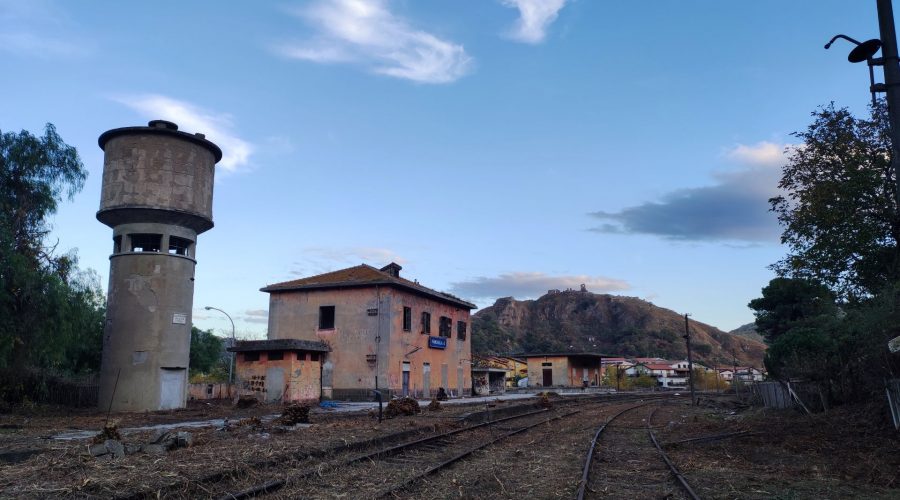 La stazione ferroviaria di Francavilla torna a rivedere la luce