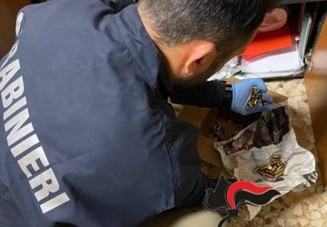 Deteneva in casa oltre 200 munizioni: 60enne denunciato dai Carabinieri