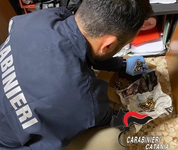Deteneva in casa oltre 200 munizioni: 60enne denunciato dai Carabinieri