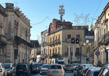 Ecco le luminarie natalizie: saranno uguali in corso Italia a Giarre e Riposto