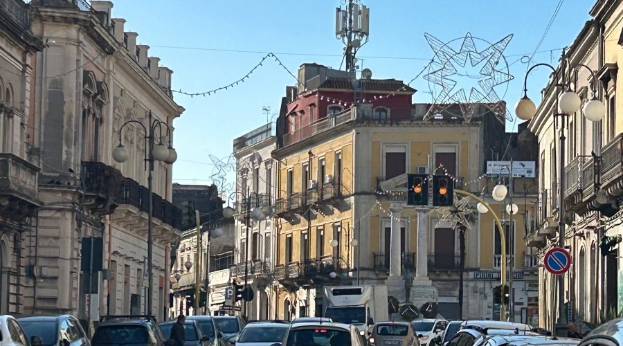 Ecco le luminarie natalizie: saranno uguali in corso Italia a Giarre e Riposto