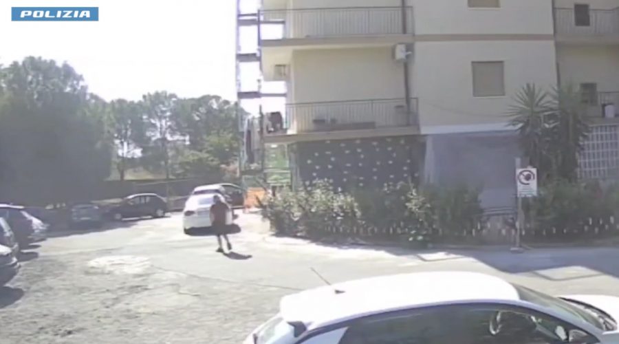 Minacce di morte e danneggiamento, la polizia arresta un 32enne