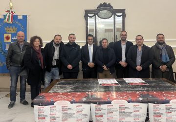 Riposto, presentato il Cartellone di Natale. Vasta: “Priorità a bambini e famiglie” VD