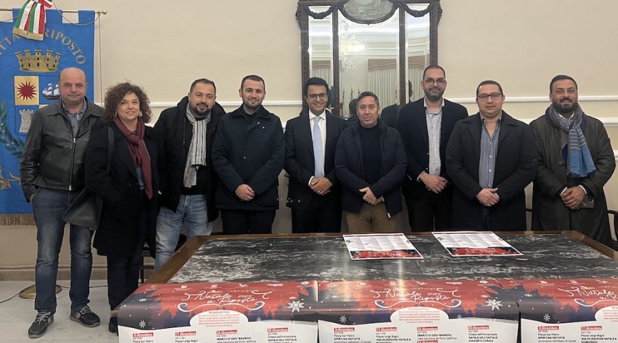 Riposto, presentato il Cartellone di Natale. Vasta: “Priorità a bambini e famiglie” VD