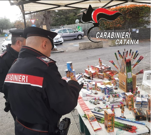 Denunce e sanzioni amministrative per i botti illegali. Sequestrati dai Carabinieri 18 chili di fuochi artificiali