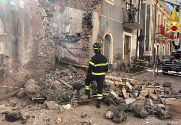 Vigili del Fuoco intervenuti per il crollo di un'abitazione in via Gramignani