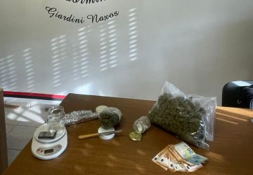 Deteneva droga nella cassetta della posta e nella cantina, 51enne di Taormina in manette