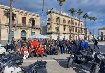 Giarre, motociclisti in piazza Duomo per la manifestazione Natale su due ruote