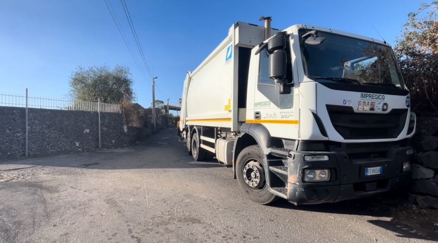 Riposto, fuori pericolo l’operatore ecologico vittima dell’incidente di giovedì