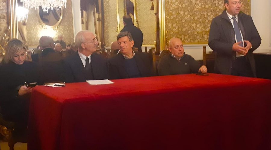 Presentato al Salone degli Specchi di Giarre il libro “Catania: un viaggio nel barocco”