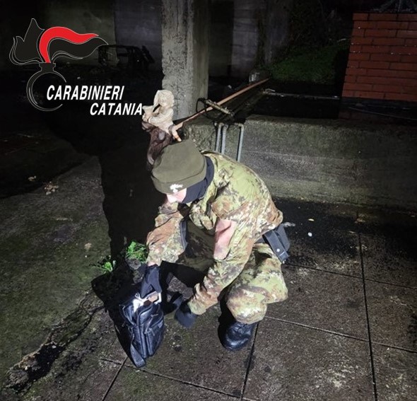 Zafferana, rapina impropria e lesioni personali aggravate: due arresti